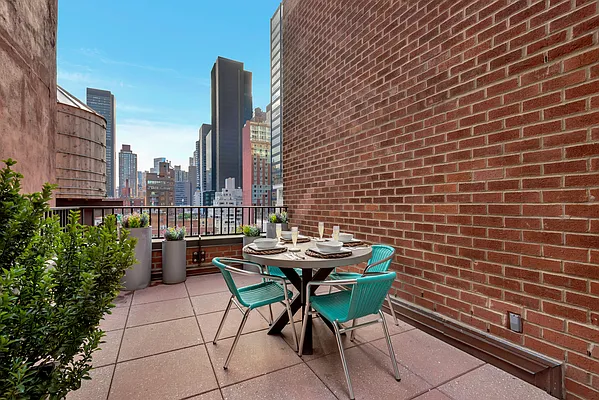 Sold by Corcoran | media 2