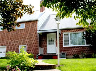 302 Lyndhurst Rd, York, PA 17402