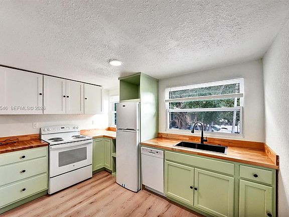 5th image of 1411 SW 3rd St #2