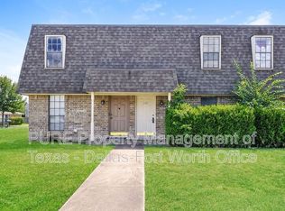 1128 Highbush Dr, Benbrook, TX 76126