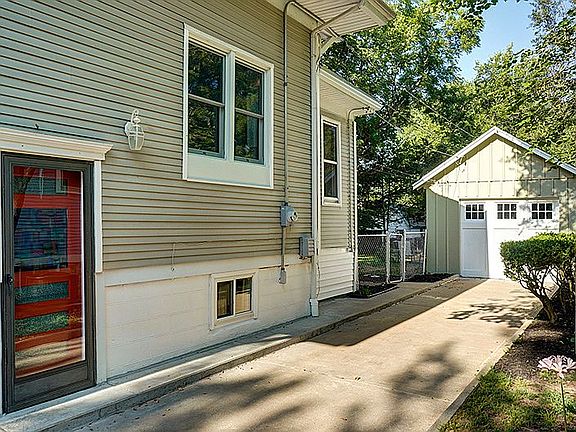 100-ft concrete driveway