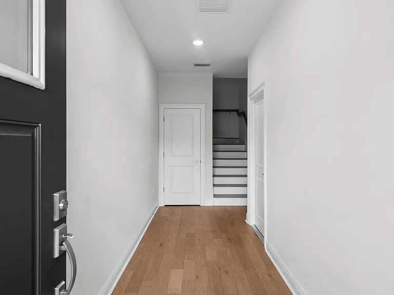 4302 W North B St #3 — Photo 2