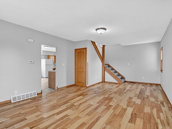 3rd image of 1931 S Willard Ave