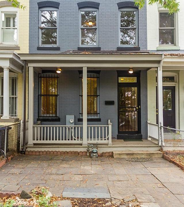 Welcome to 1356 NC Ave NE!