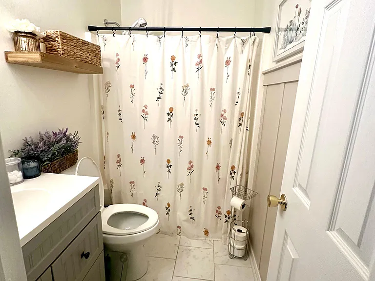 2158 Franklin St — Photo 11