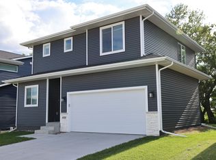 4728 167th St, Urbandale, IA 50323