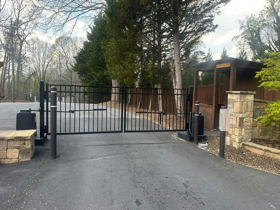1st image of 6215 Falcon Ln