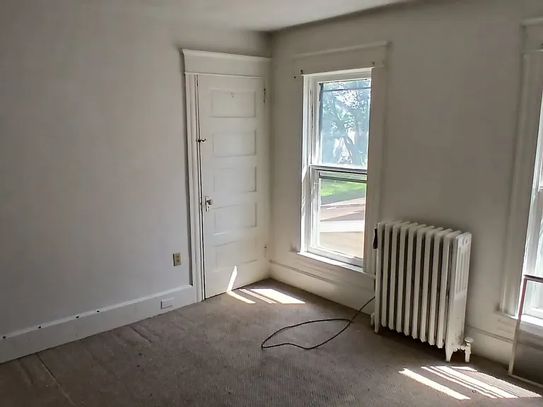 648 Linden Ave — Photo 10