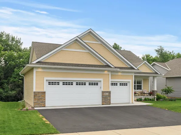 1877 Christy Dr, Carver, MN 55315