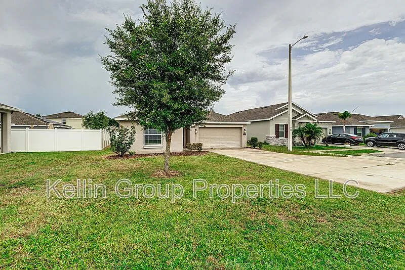4 bed, 2.0 bath, $1,950 — Photo 4