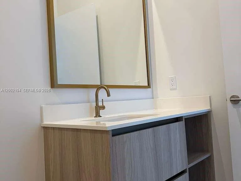77 SE 5th St #1011 — Photo 8