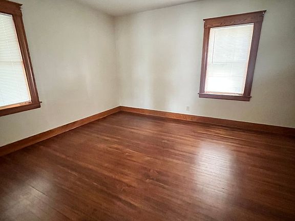 4th image of 20 Nash St Floor 2