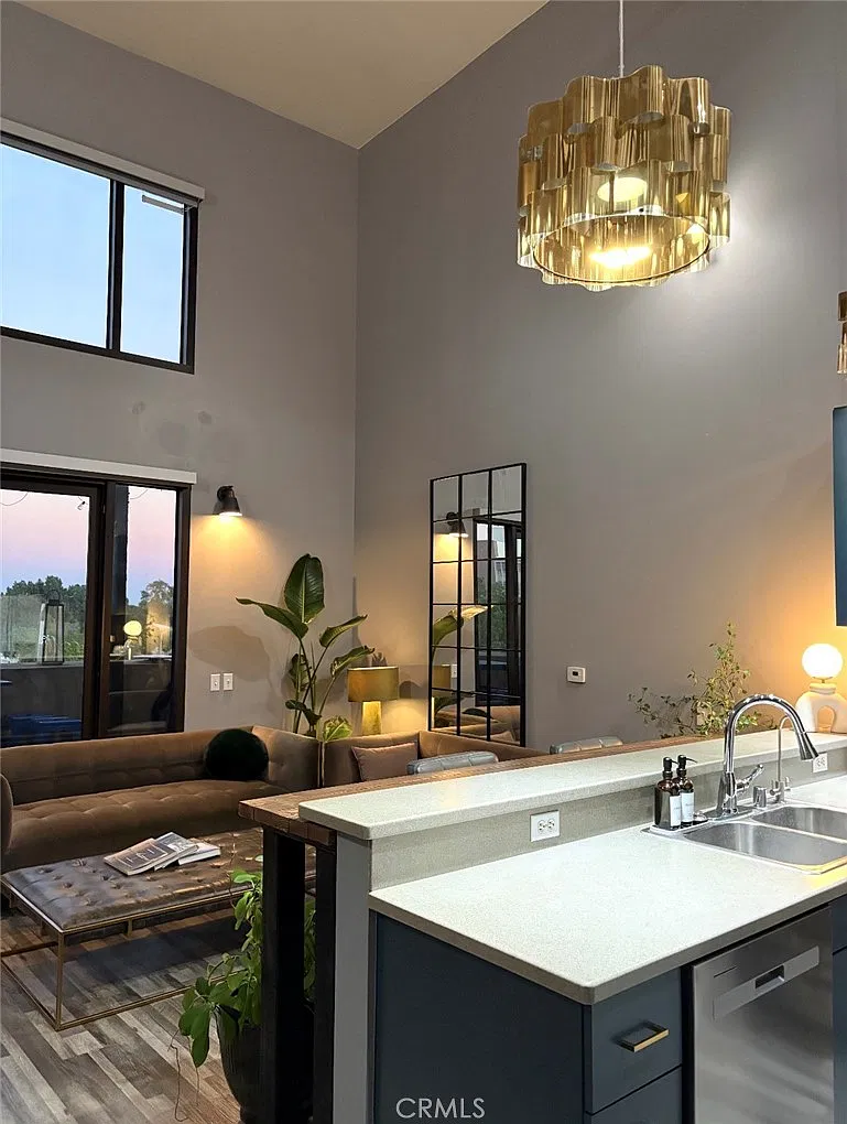 1 bed, 786 sqft, $2,800 — Photo 3