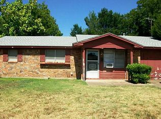 565 Livingston Dr, Hurst, TX 76053