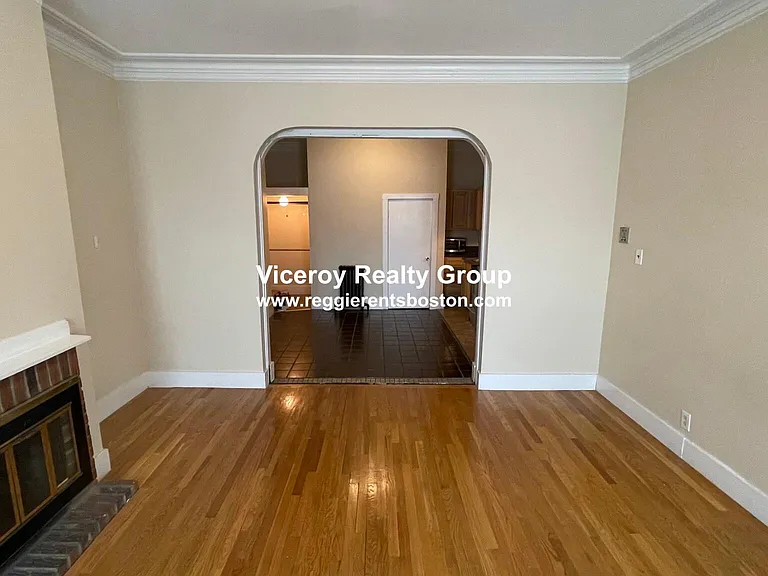 381 Dorchester St #1AV — Photo 2