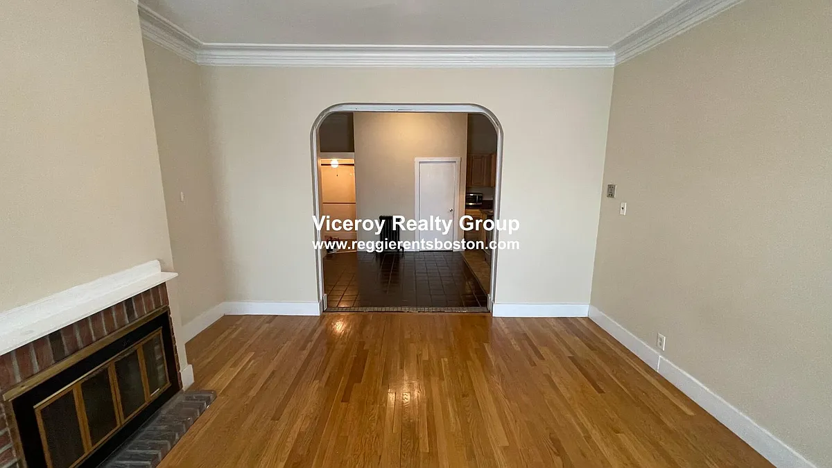 Building Photo - 381 Dorchester St #1AV