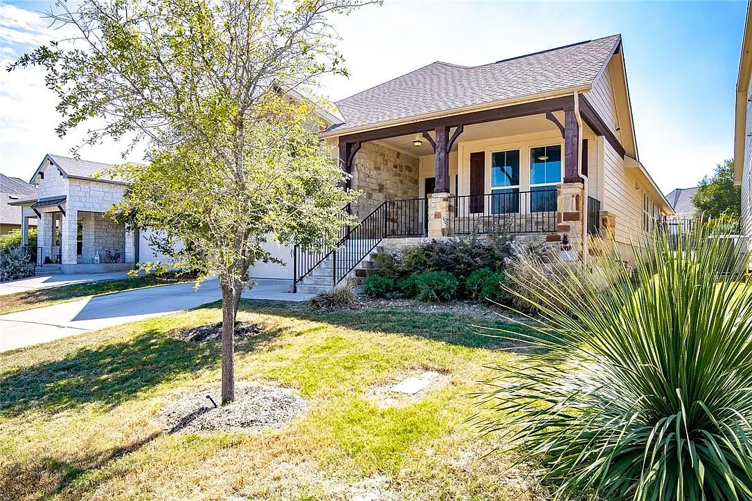 3 bed, 2.0 bath, 2160 sqft, $2,250 — Photo 3
