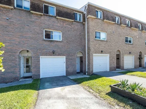 121 Centennial Rd #21, Toronto, ON M1C 1Z7