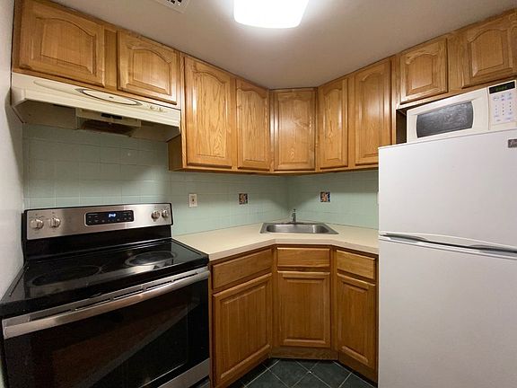 5th image of 235 E 33rd St #10R