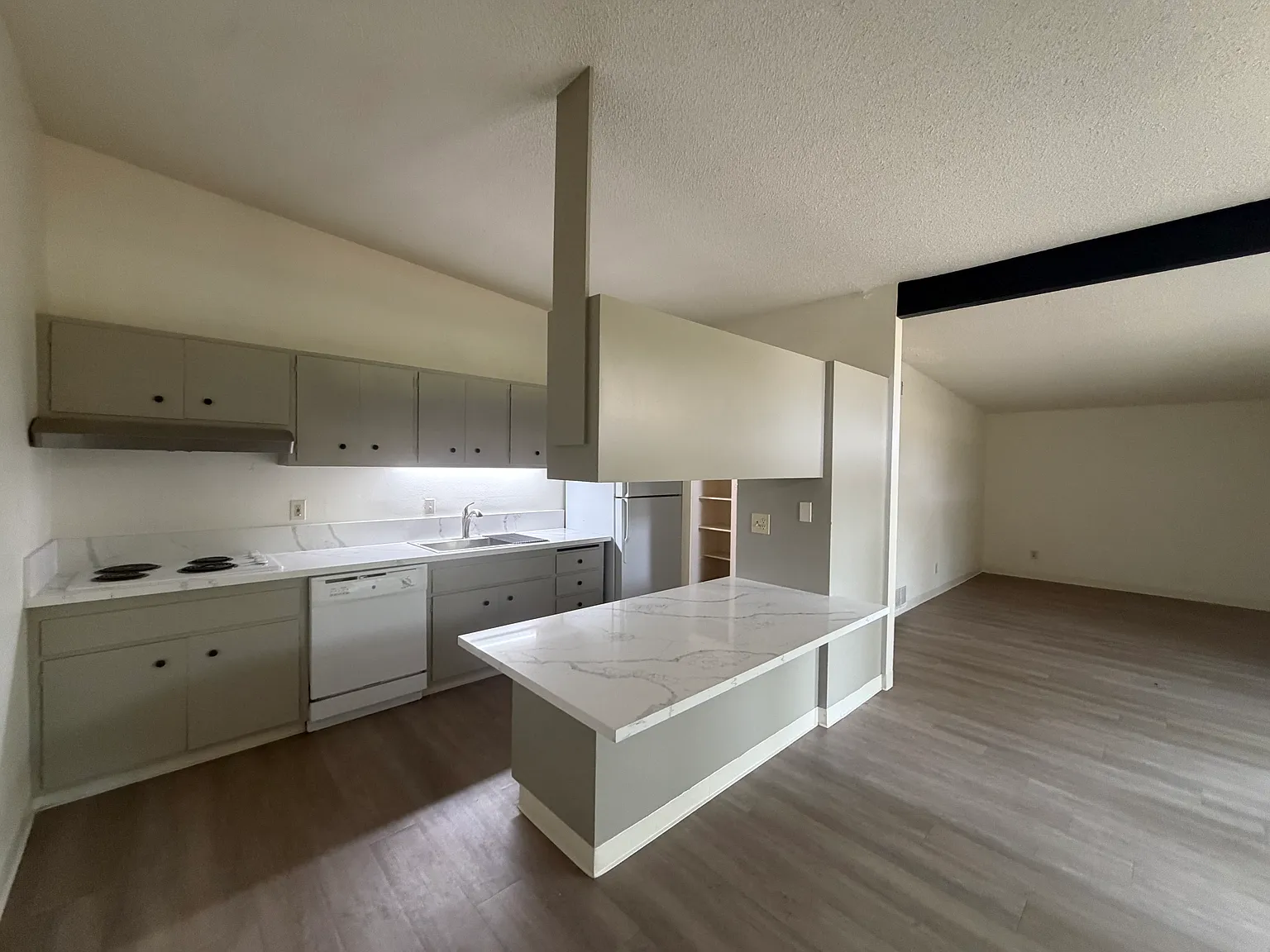 3 bed, 1.5 bath, $2,750 — Photo 1