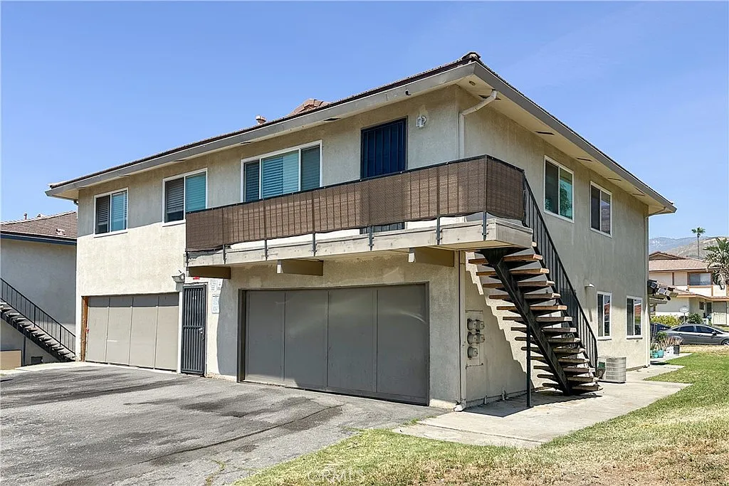 2 bed, 780 sqft, $1,980 — Photo 1