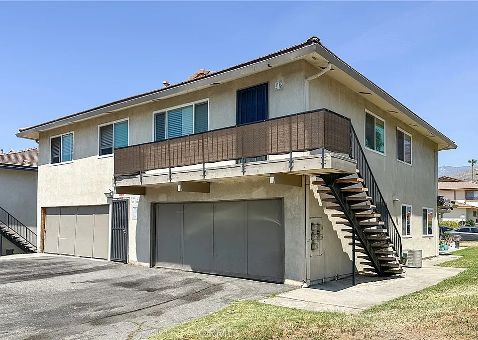 3511 Rainbow Ln