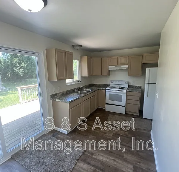 3324 Danbury Crossroad St — Photo 8