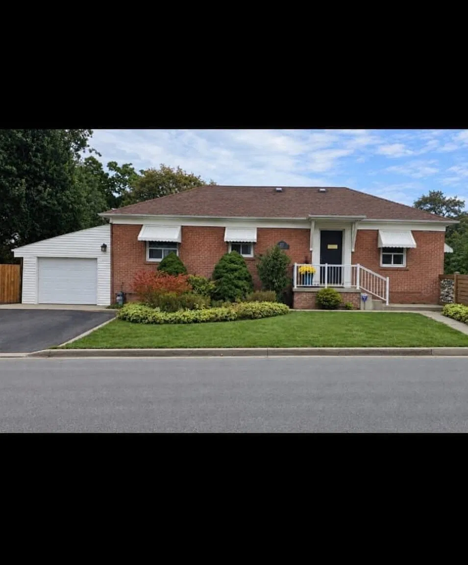 3 bed, $2,900 — Photo 1