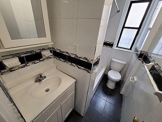 4th image of 2700 Bronx Park E #P21