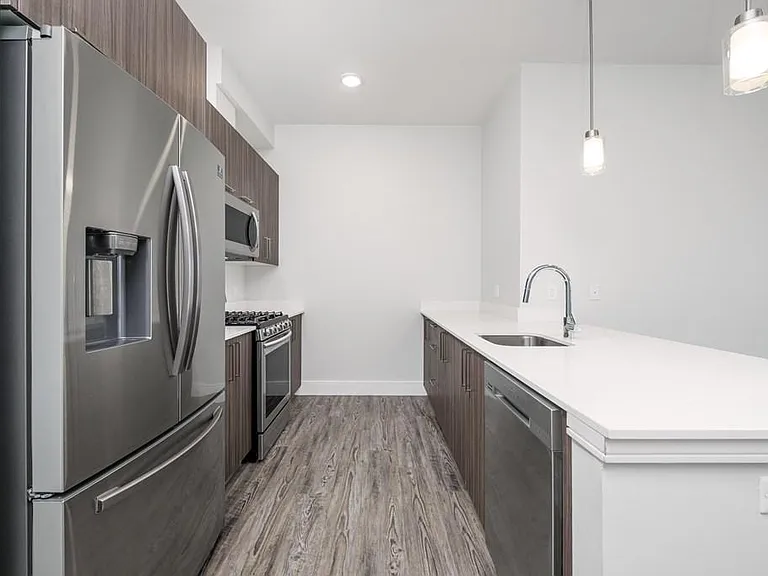 16 Laurel St — Photo 5