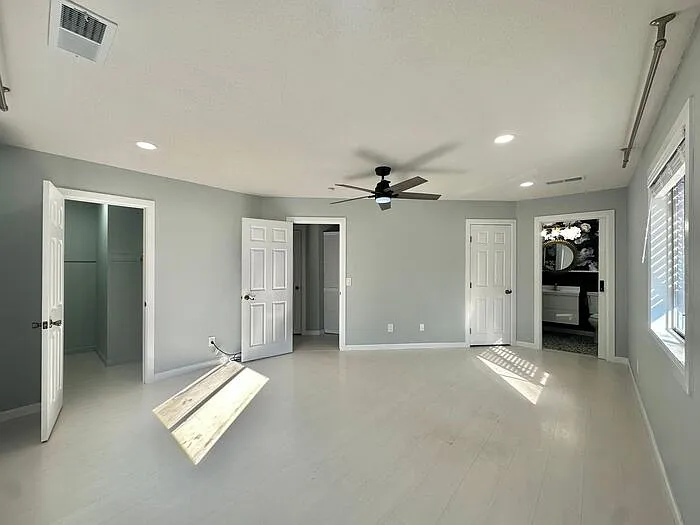 294 Woodman St — Photo 5