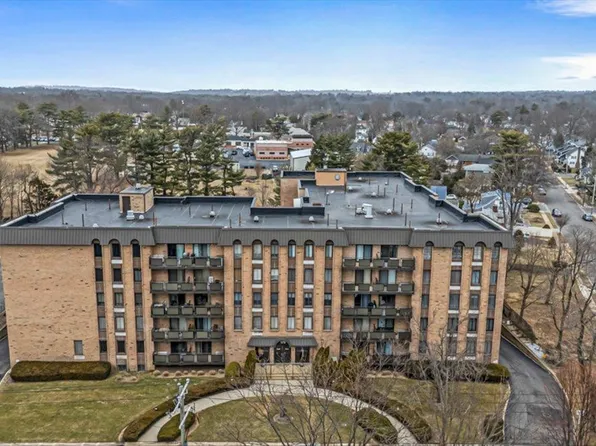 175 Maple Avenue #1E, Westbury, NY 11590