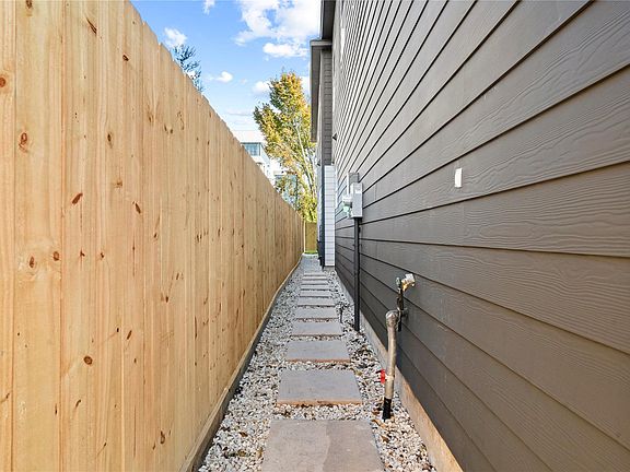 4th image of 2407 Stuart St