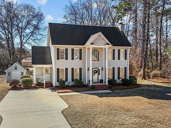3rd image of 2491 Pineridge Drive