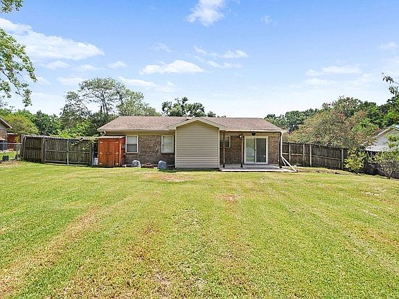 5th image of 8030 Domain St