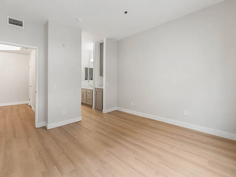 Veda Luxury Apartments — Photo 36