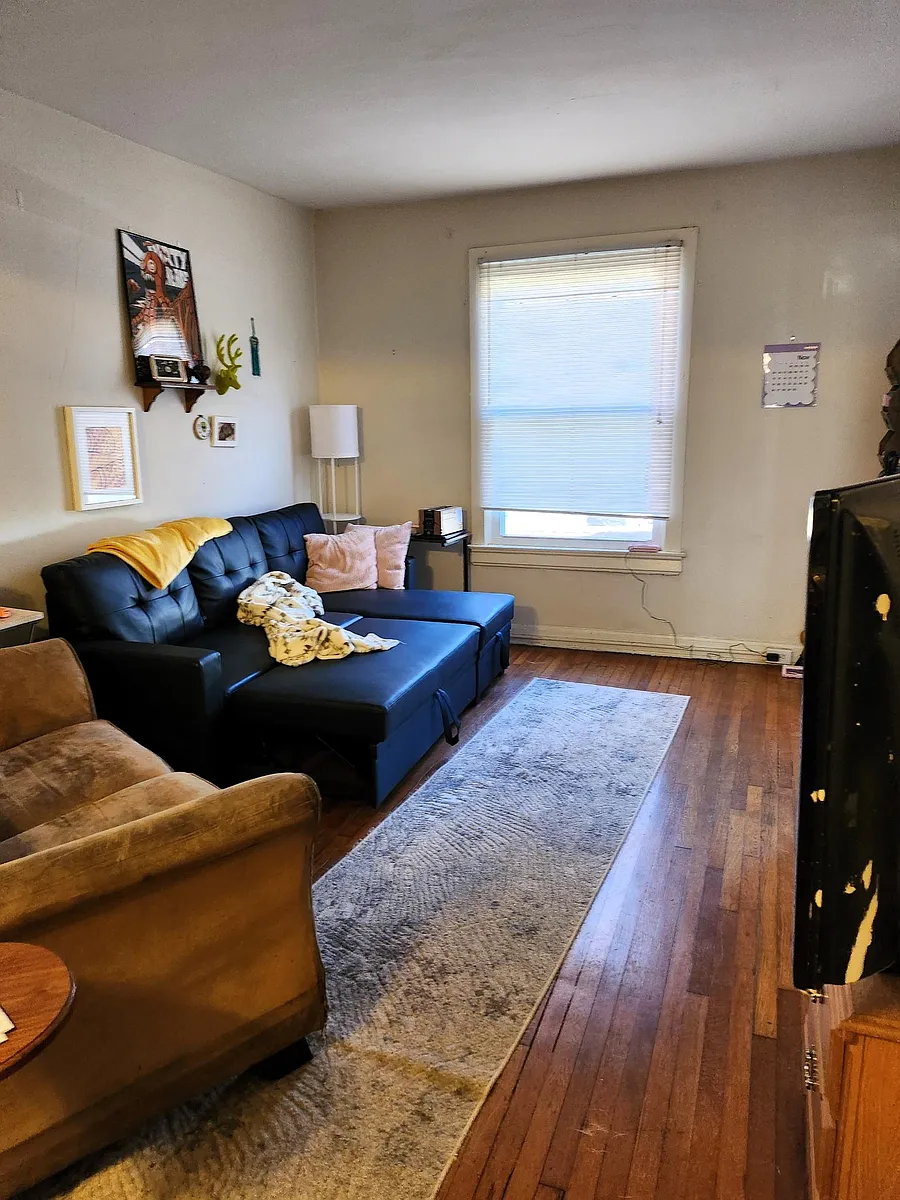 Building Photo - 2019 Maplewood Ave