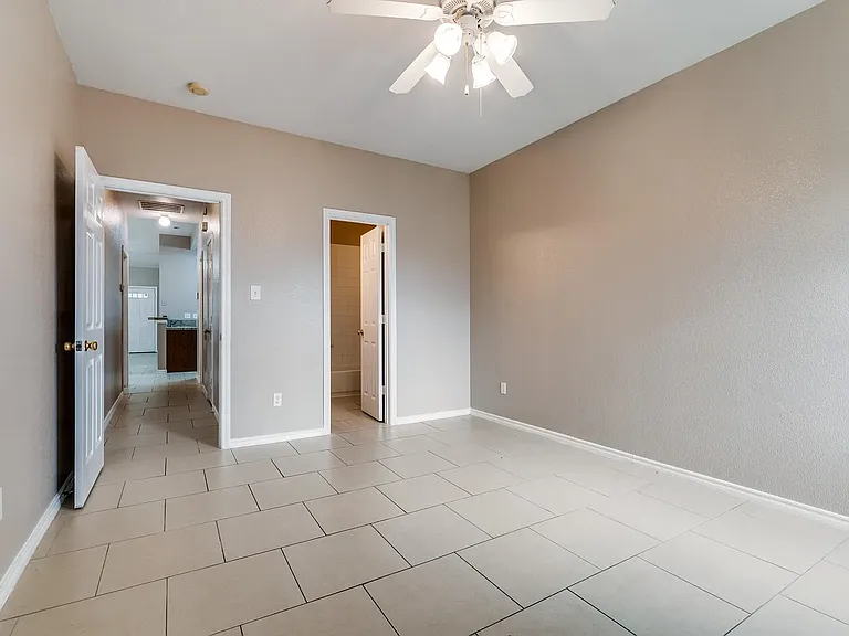 5907 Lovingham Ct #5907 — Photo 9