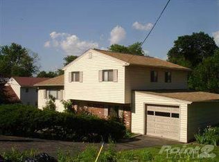 869 W Hartsdale Ave, White Plains, NY 10607