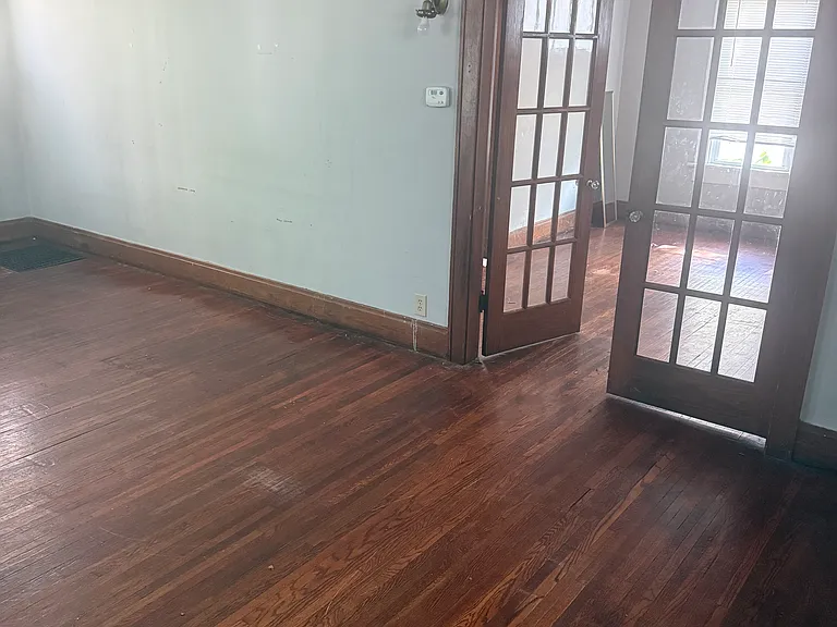 195 N Oakley Ave #3 — Photo 3