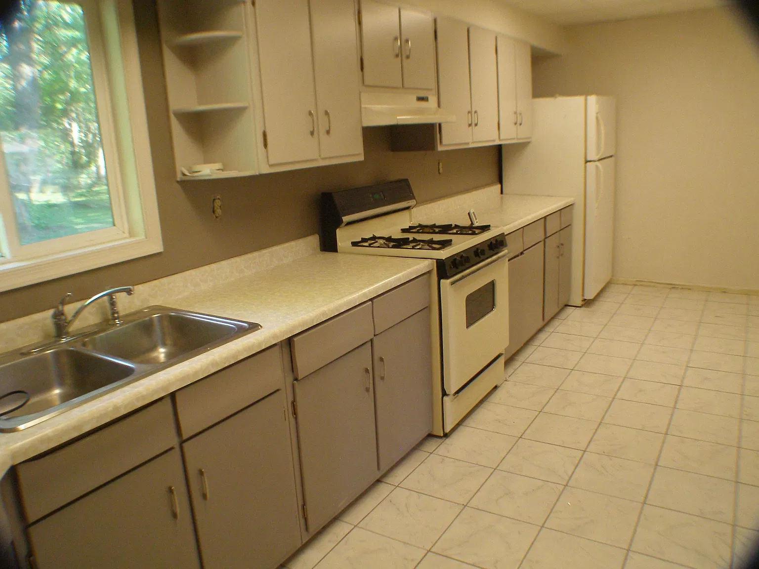 4 bed, 1200 sqft, $1,750 — Photo 4