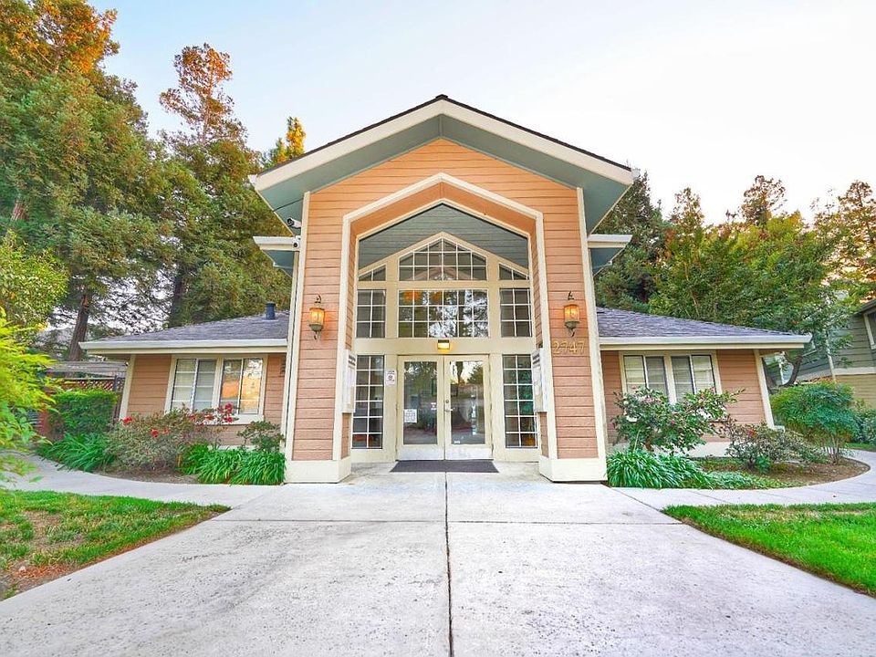 1st image of 2716 Somerset Park Cir