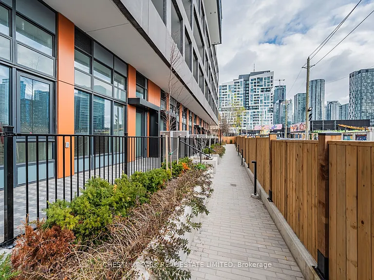 9 Tecumseth St #107 — Photo 25