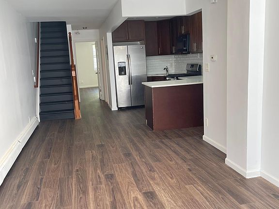2nd image of 965 Teller Ave #1