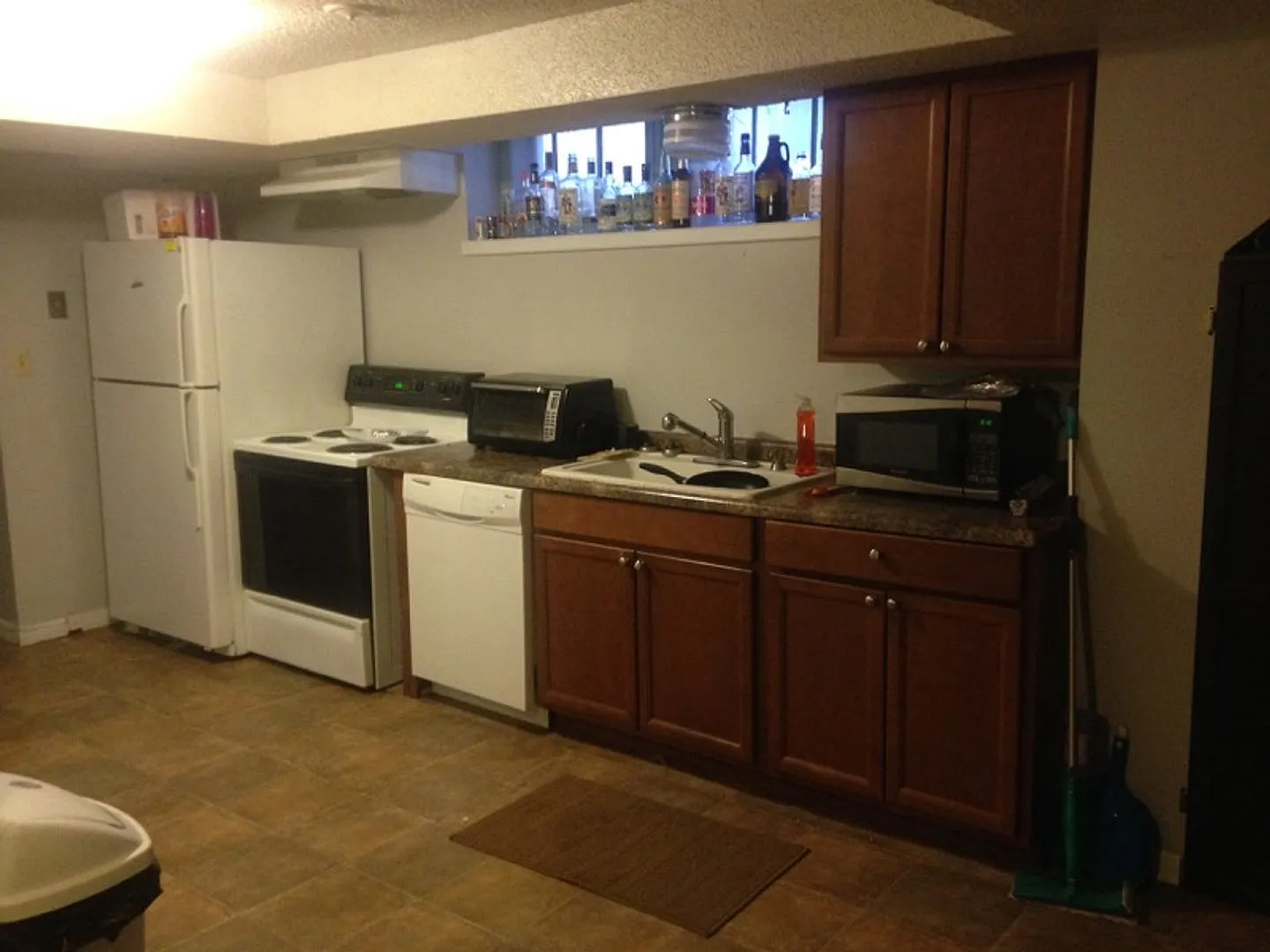 830 E College — Photo 2