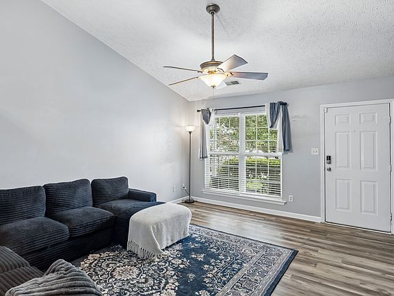 3rd image of 821 Neptune Ct