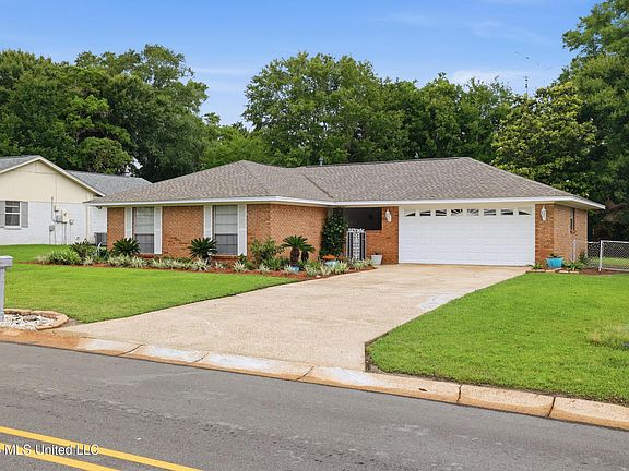 3rd image of 16304 Waycross Dr
