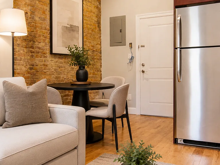 729 Quincy St #4 — Photo 3