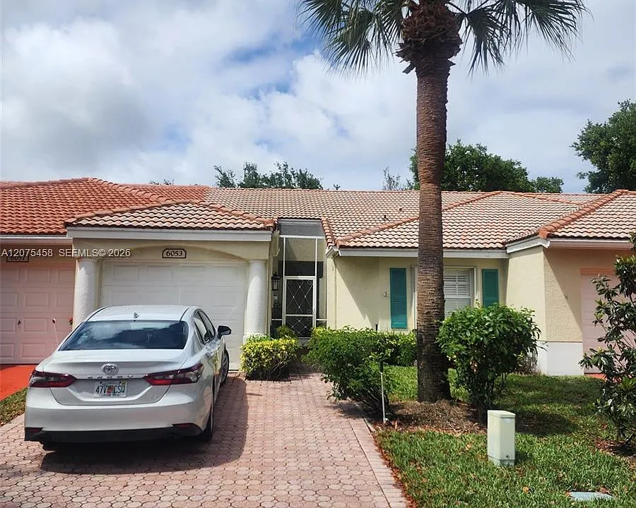 6053 Heliconia Rd