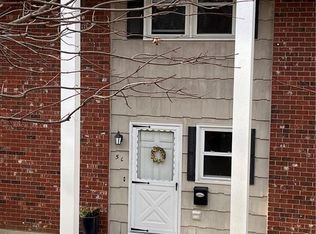 17 Crestview Dr APT C, Westerly, RI 02891